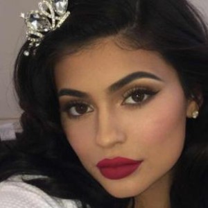 Kylie Jenner gets dissed over looks Kylie Jenner gets dissed over looks